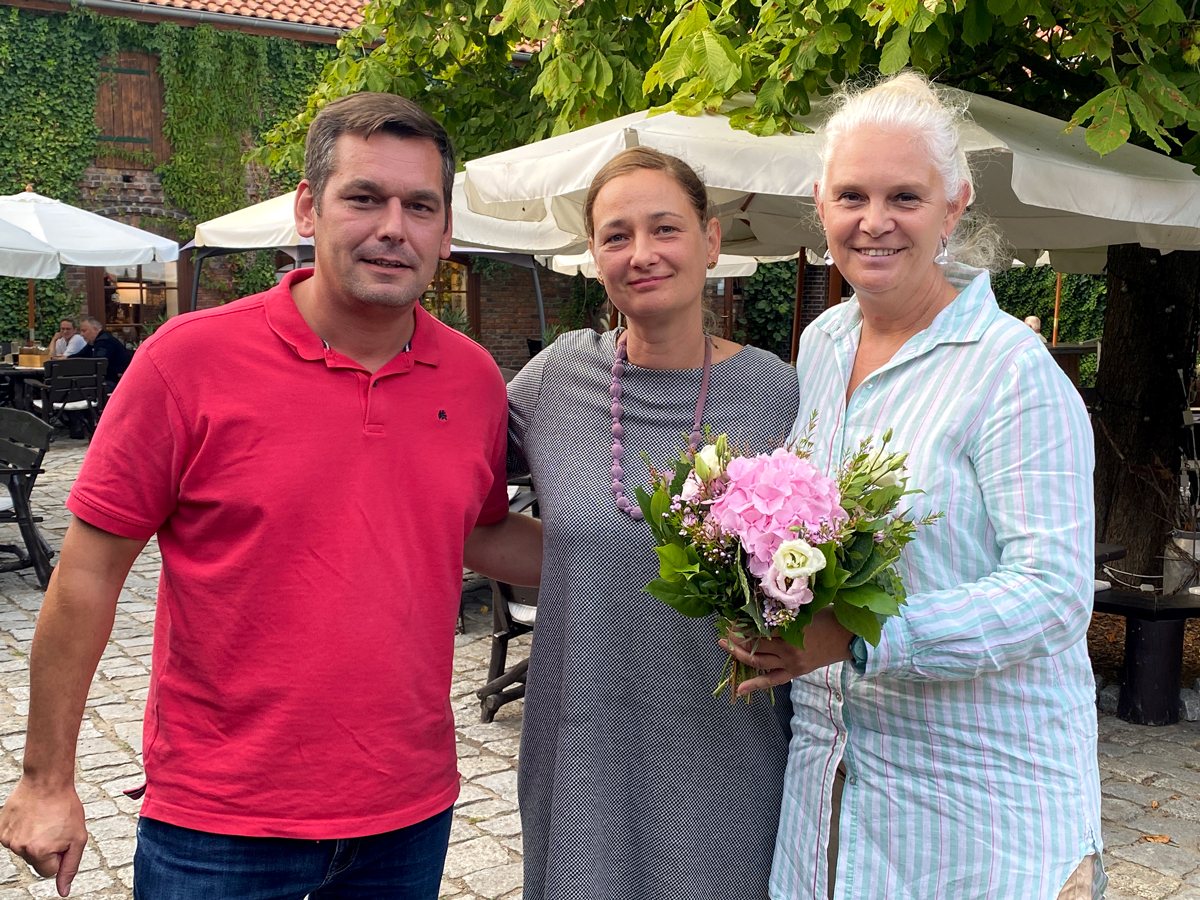Kreisvorsitzende Dr. Saskia Ludwig mit dem ehemaligen  Martin Szymczak und der neuen Fraktionsvorsitzenden Mirna Richel